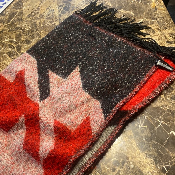 Scarf - Picture 1 of 5